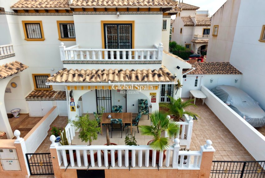 Wederverkoop - HUIS -
CABO ROIG - Orihuela Costa
