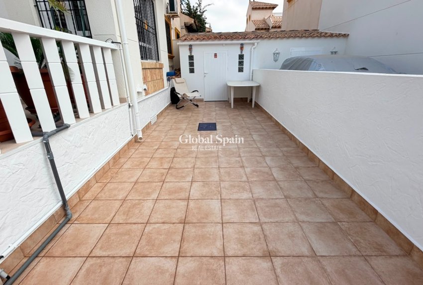 Wederverkoop - HUIS -
CABO ROIG - Orihuela Costa