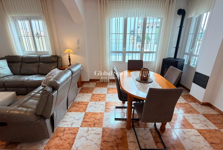 Wederverkoop - HUIS -
CABO ROIG - Orihuela Costa