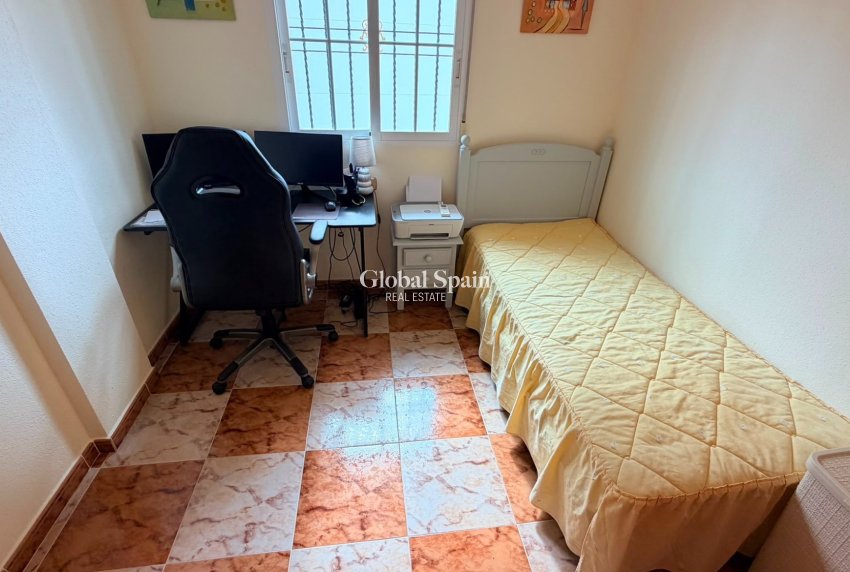 Wederverkoop - HUIS -
CABO ROIG - Orihuela Costa
