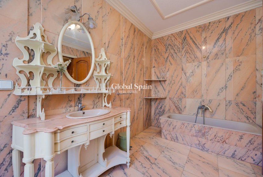 Wederverkoop - HUIS -
CALLOSA DEL SEGURA - Comunidad Valenciana