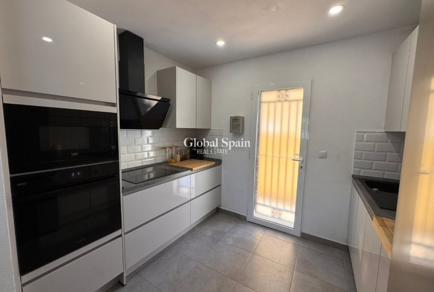 Wederverkoop - HUIS -
CAMPOAMOR - Costa Blanca
