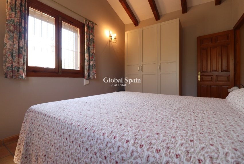 Wederverkoop - HUIS -
Catral - Catral - Country