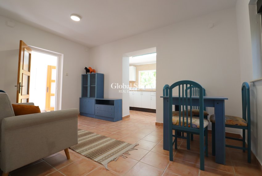 Wederverkoop - HUIS -
Catral - Catral - Country