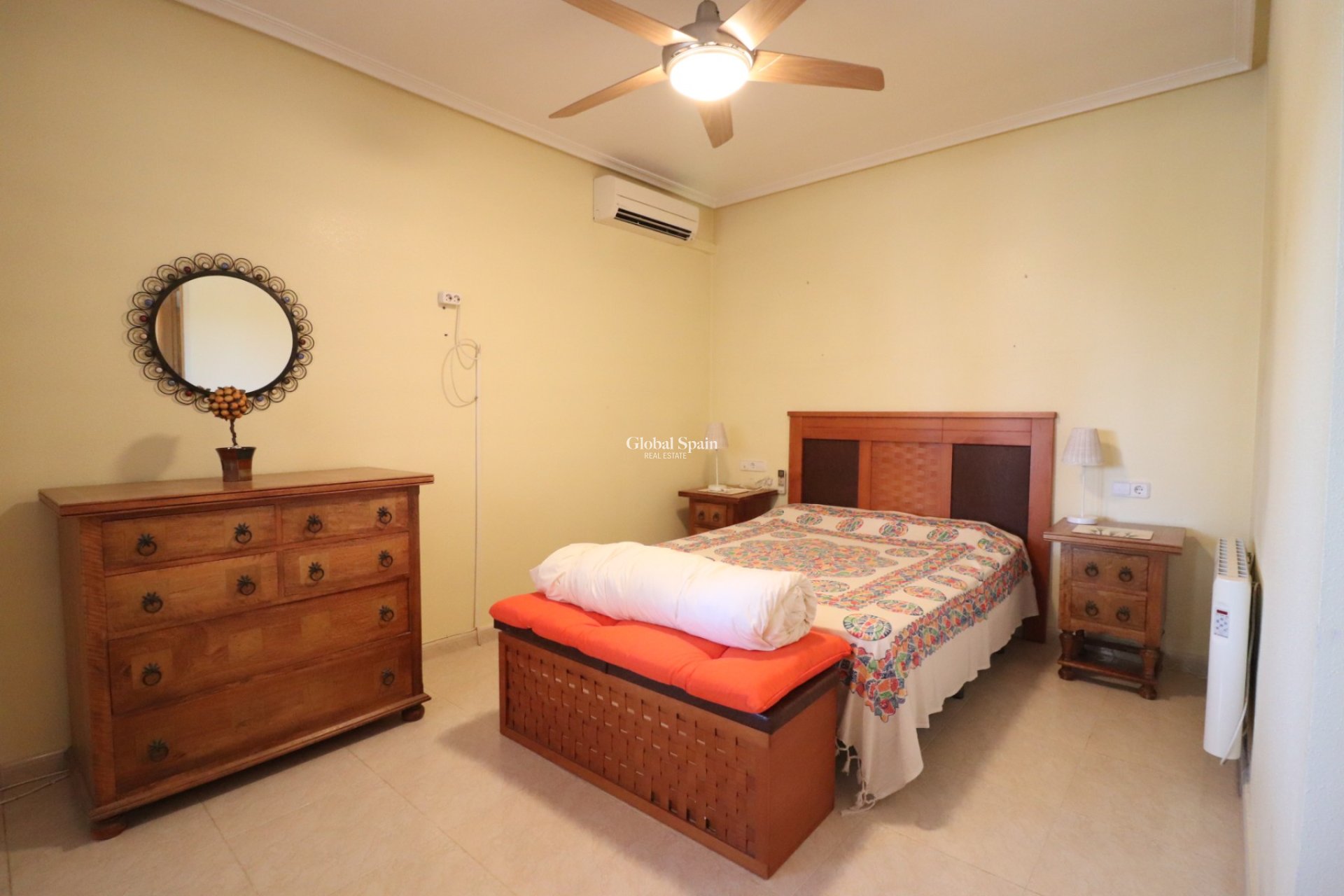 Wederverkoop - HUIS -
Catral - Catral - Country