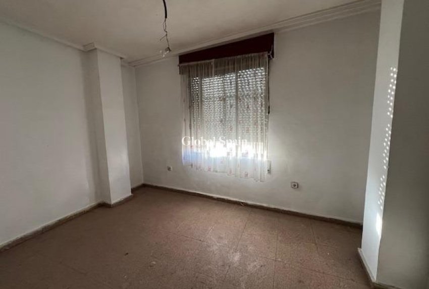 Wederverkoop - HUIS -
CATRAL - Comunidad Valenciana