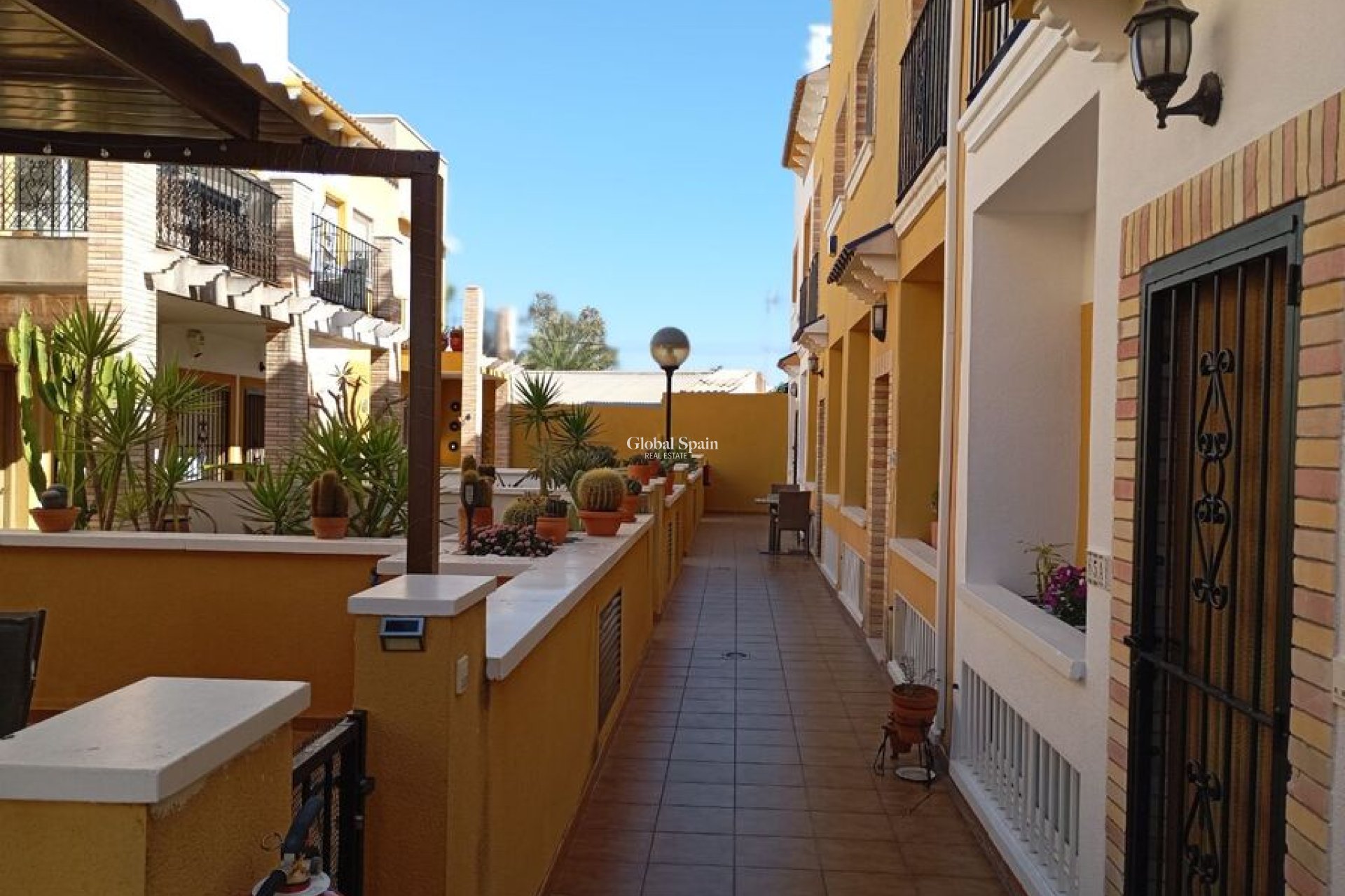 Wederverkoop - HUIS -
CATRAL - Costa Blanca