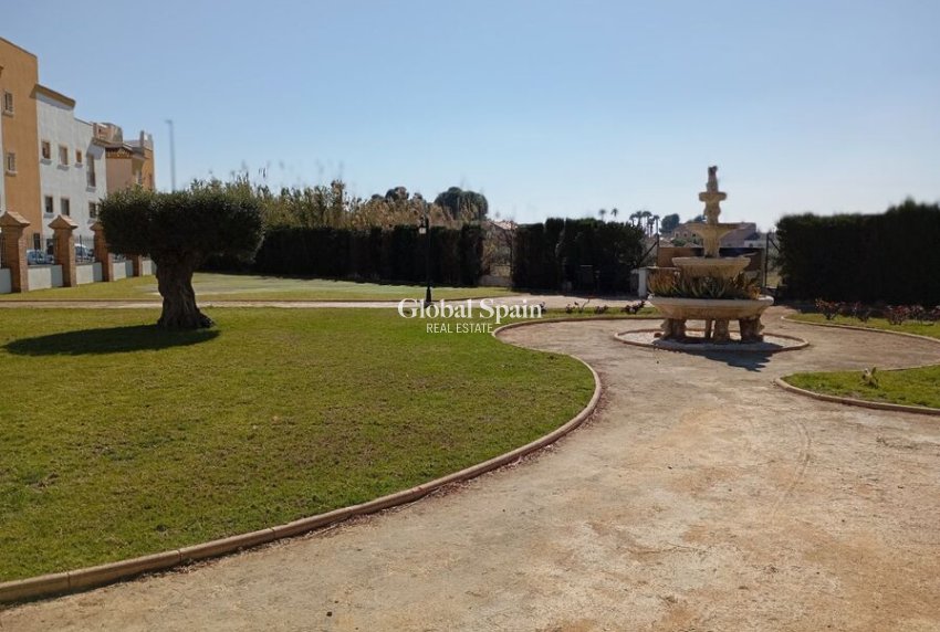 Wederverkoop - HUIS -
CATRAL - Costa Blanca