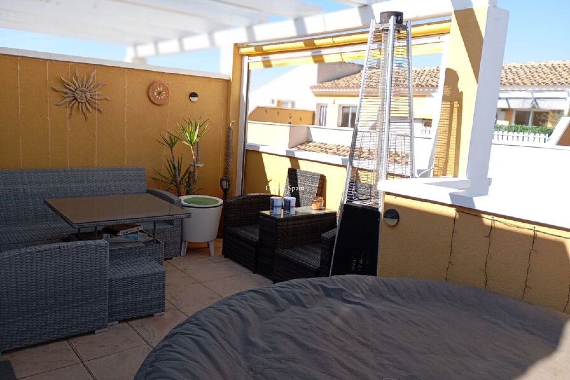 Wederverkoop - HUIS -
CATRAL - Costa Blanca