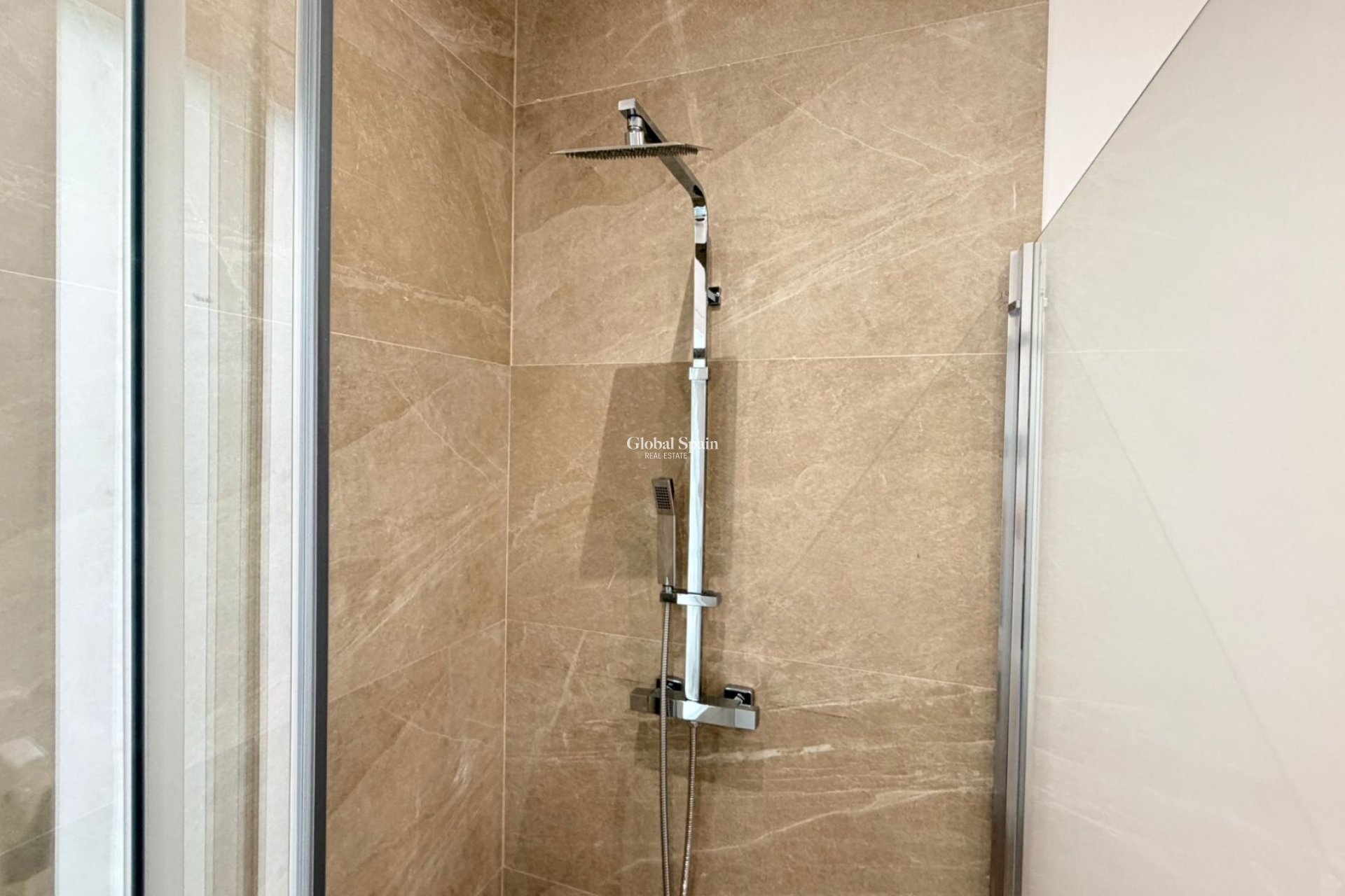 Wederverkoop - HUIS -
CATRAL - Costa Blanca