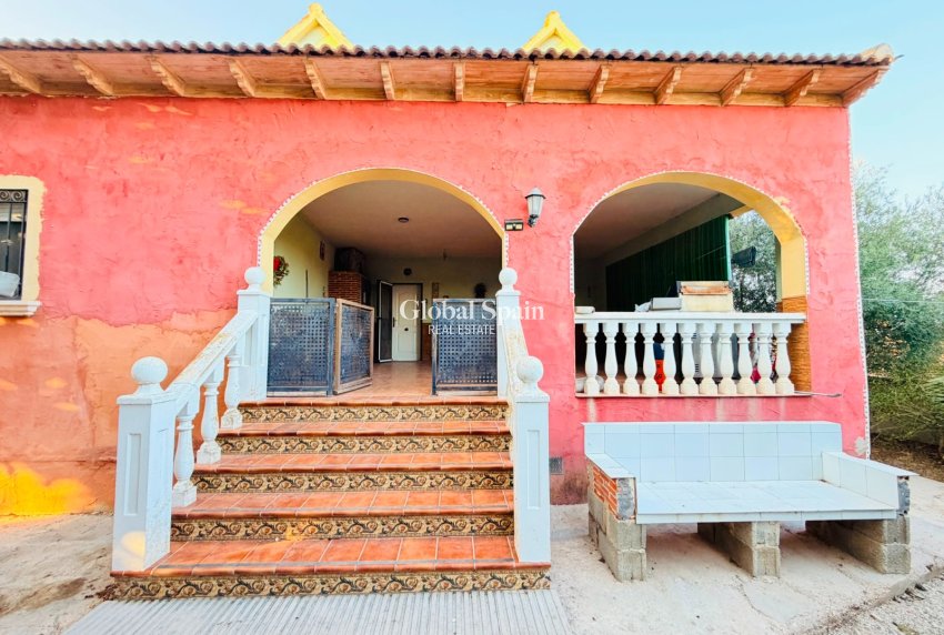Wederverkoop - HUIS -
CATRAL - Costa Blanca