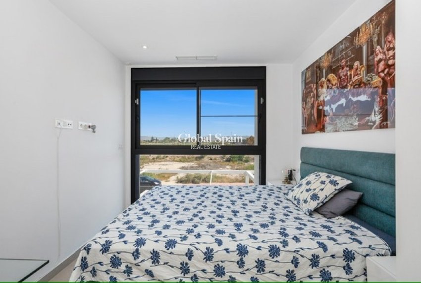 Wederverkoop - HUIS -
CIUDAD QUESADA - Costa Blanca South