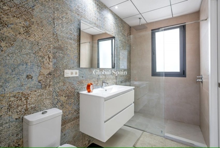 Wederverkoop - HUIS -
CIUDAD QUESADA - Costa Blanca South