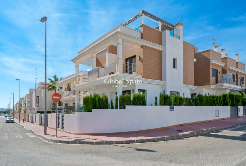 Wederverkoop - HUIS -
CIUDAD QUESADA