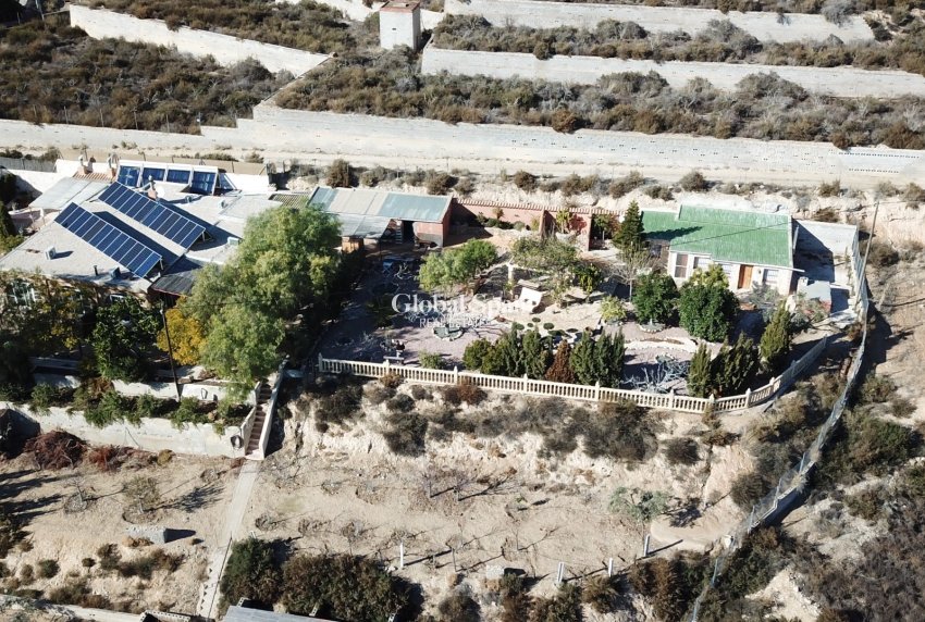 Wederverkoop - HUIS -
CREVILLENTE - Inland