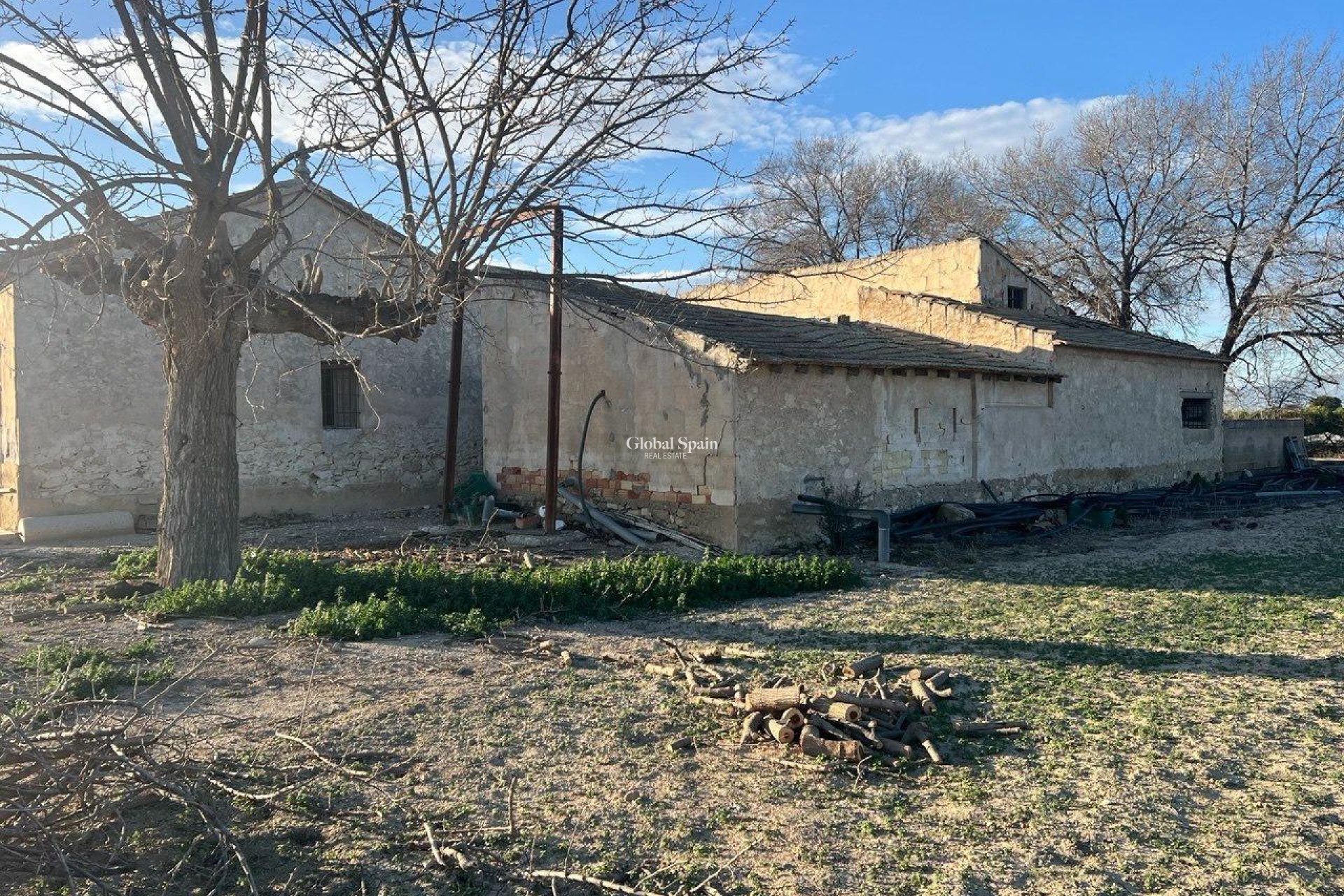 Wederverkoop - HUIS -
DAYA NUEVA - Comunidad valenciana