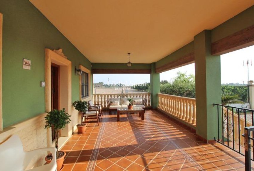 Wederverkoop - HUIS -
DAYA NUEVA - Comunidad valenciana