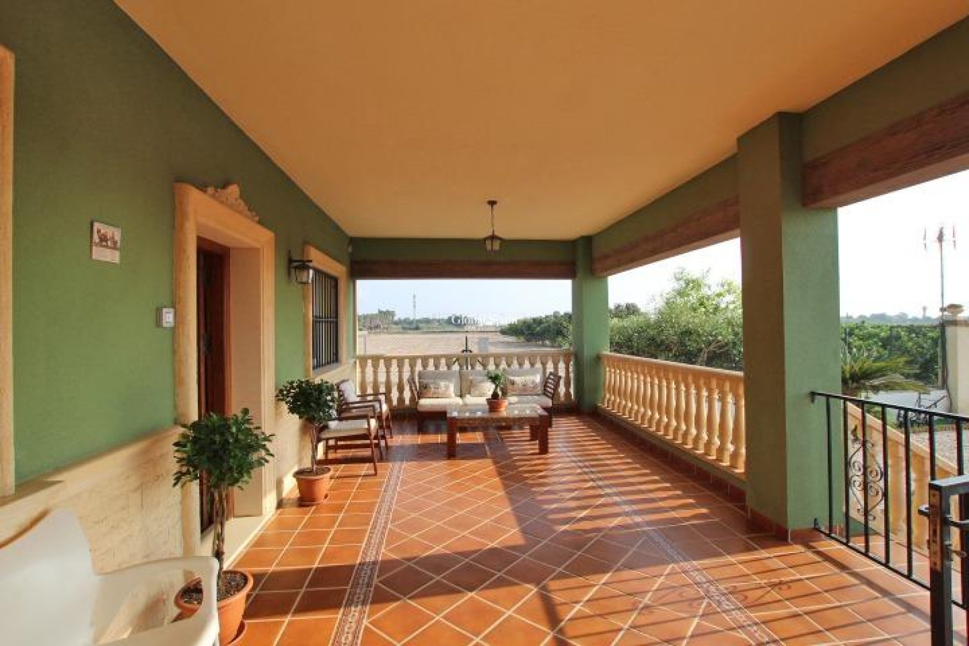 Wederverkoop - HUIS -
DAYA NUEVA - Comunidad valenciana