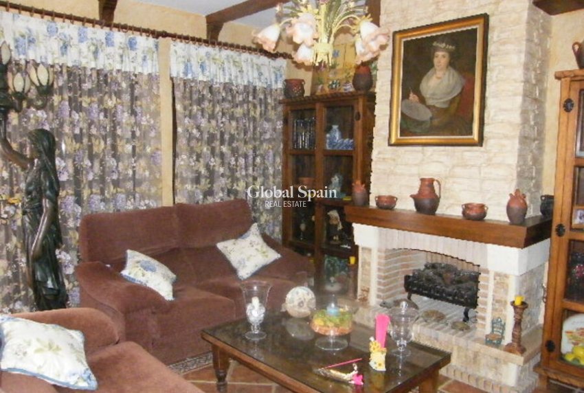 Wederverkoop - HUIS -
DAYA NUEVA - Costa Blanca