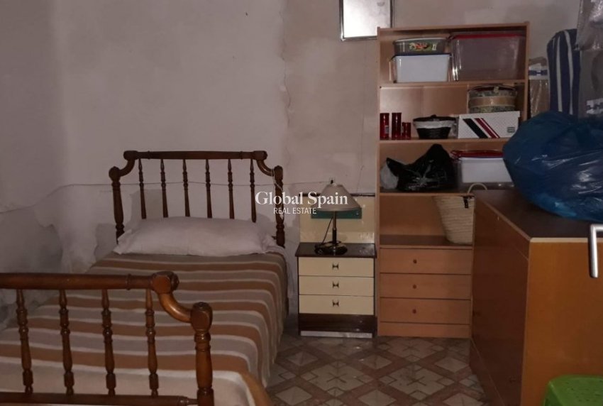 Wederverkoop - HUIS -
DAYA NUEVA - Costa Blanca