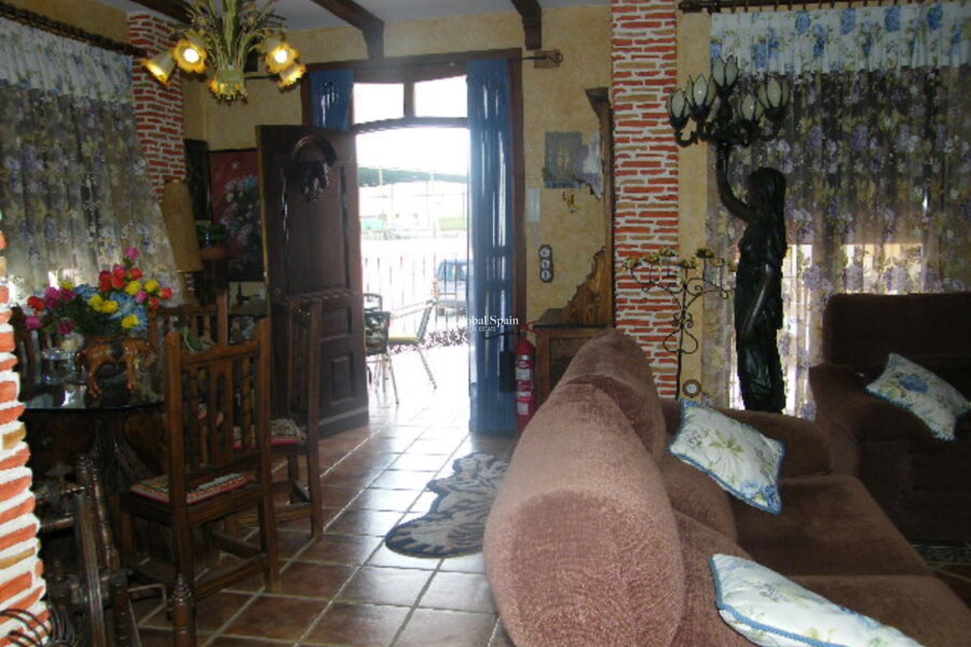 Wederverkoop - HUIS -
DAYA NUEVA - Costa Blanca