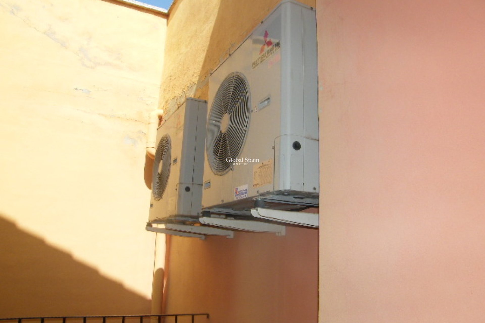 Wederverkoop - HUIS -
DAYA NUEVA - Costa Blanca