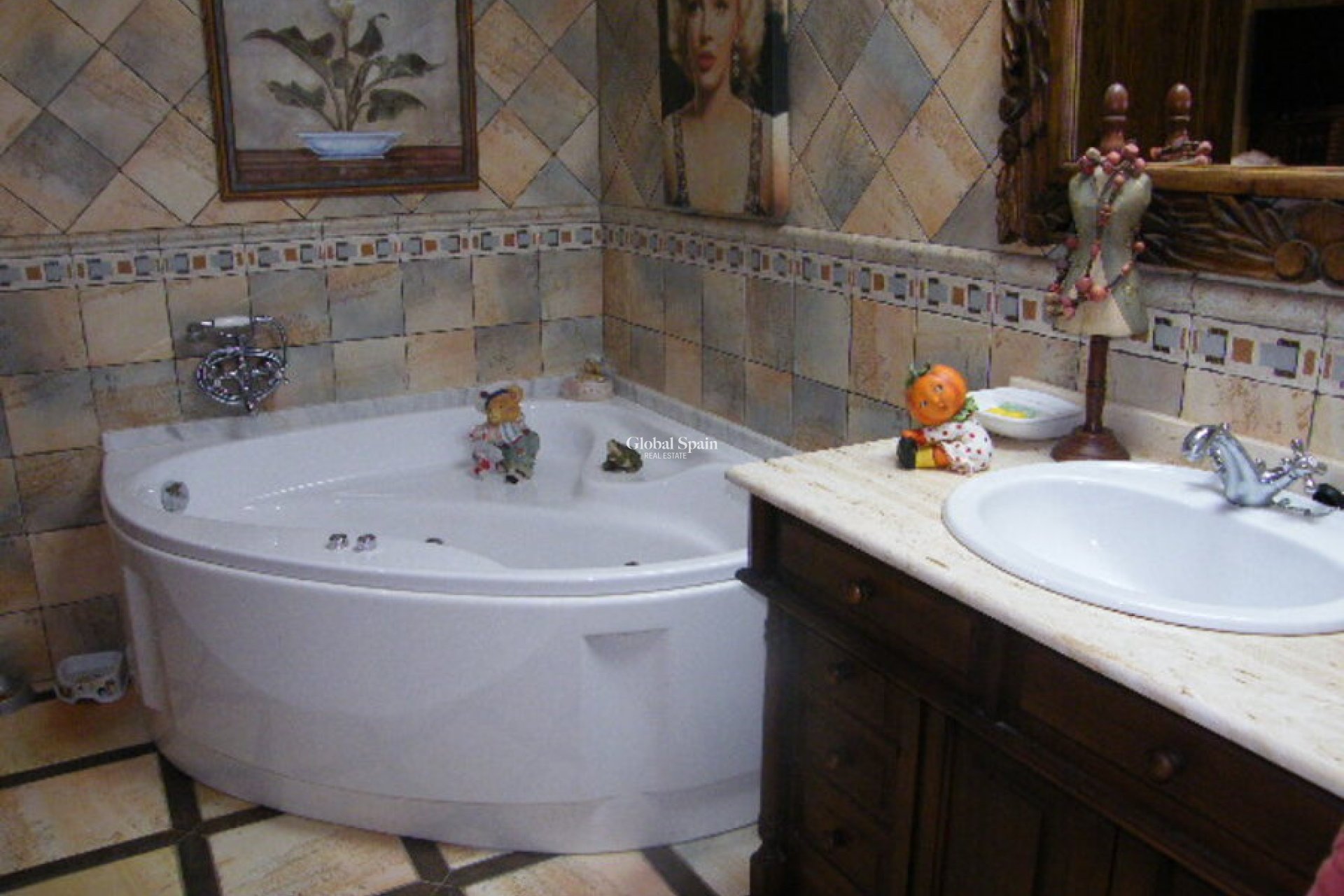 Wederverkoop - HUIS -
DAYA NUEVA - Costa Blanca