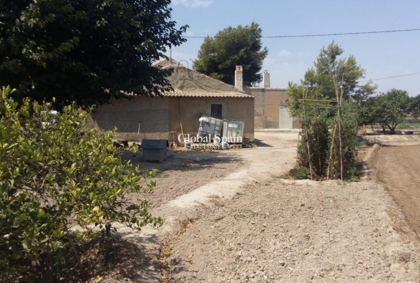 Wederverkoop - HUIS -
DAYA NUEVA - Costa Blanca