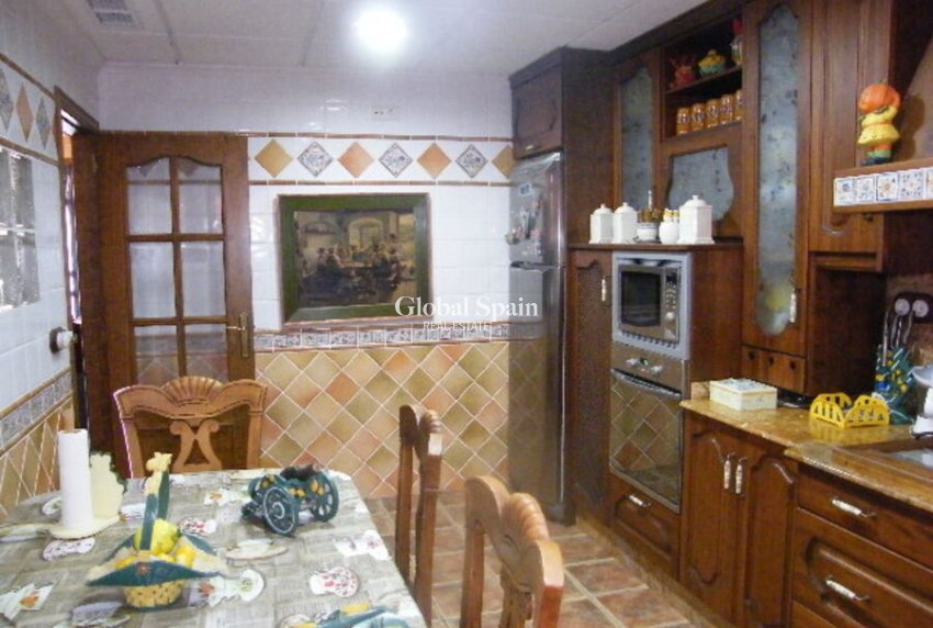 Wederverkoop - HUIS -
DAYA NUEVA - Costa Blanca