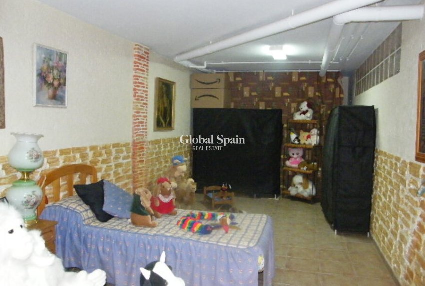 Wederverkoop - HUIS -
DAYA NUEVA - Costa Blanca