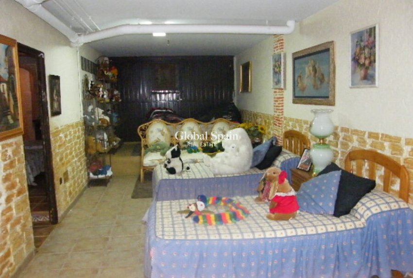 Wederverkoop - HUIS -
DAYA NUEVA - Costa Blanca