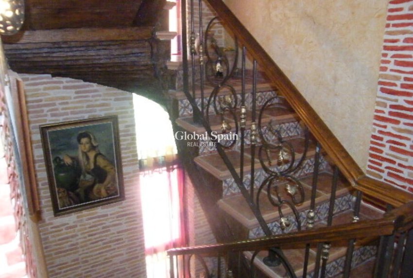 Wederverkoop - HUIS -
DAYA NUEVA - Costa Blanca