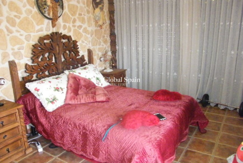 Wederverkoop - HUIS -
DAYA NUEVA - Costa Blanca