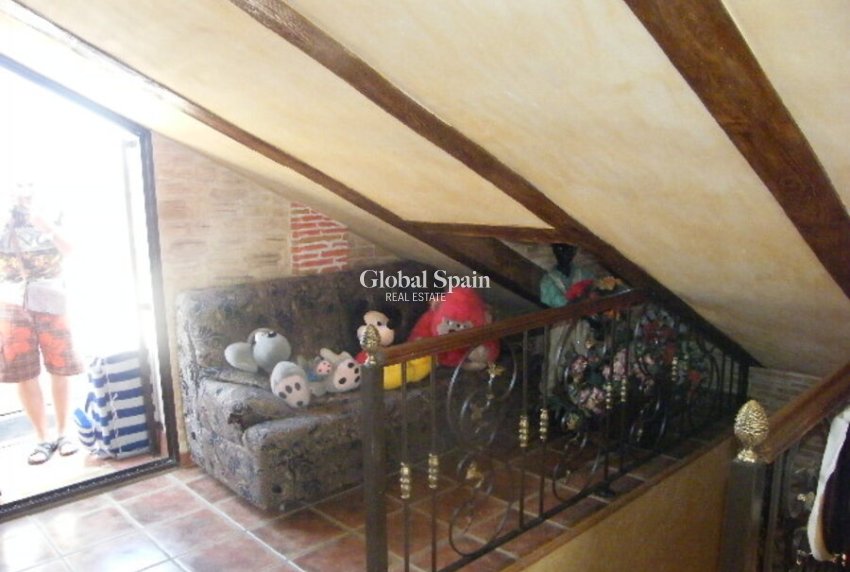 Wederverkoop - HUIS -
DAYA NUEVA - Costa Blanca