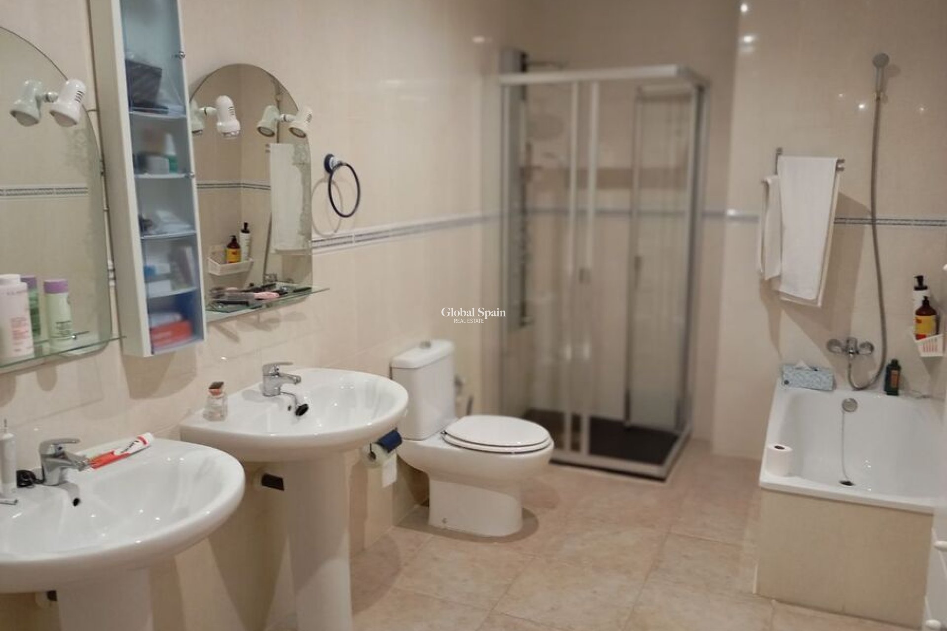 Wederverkoop - HUIS -
DAYA NUEVA - Costa Blanca