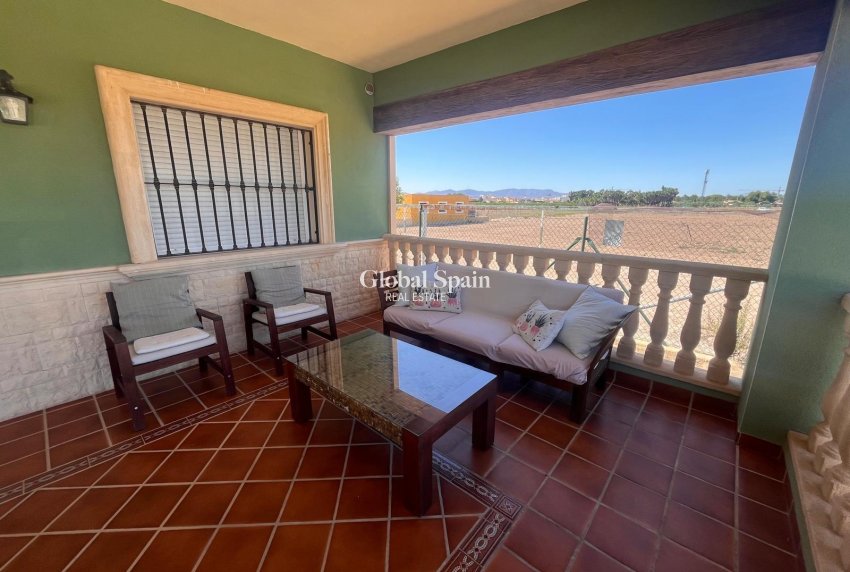 Wederverkoop - HUIS -
DAYA NUEVA - La Bodega