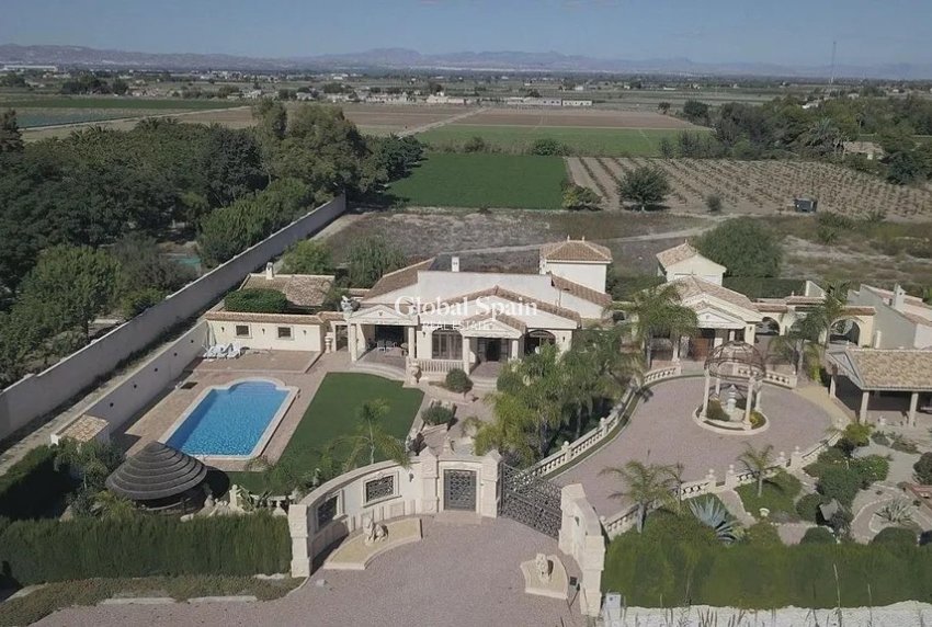 Wederverkoop - HUIS -
DAYA VIEJA - Costa Blanca