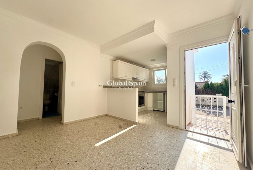 Wederverkoop - HUIS -
DENIA - Les Marines - Las Marinas
