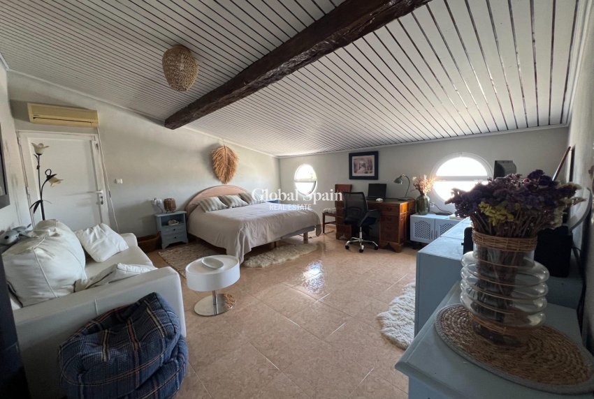 Wederverkoop - HUIS -
DOLORES - Comunidad Valenciana