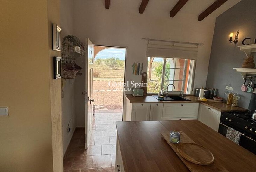 Wederverkoop - HUIS -
DOLORES - Costa Blanca