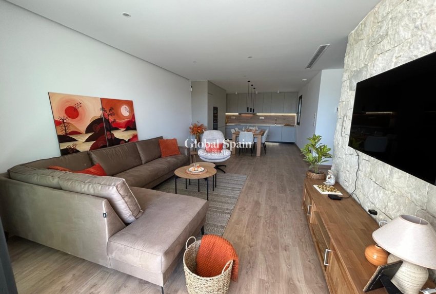 Wederverkoop - HUIS -
DOLORES - Costa Blanca