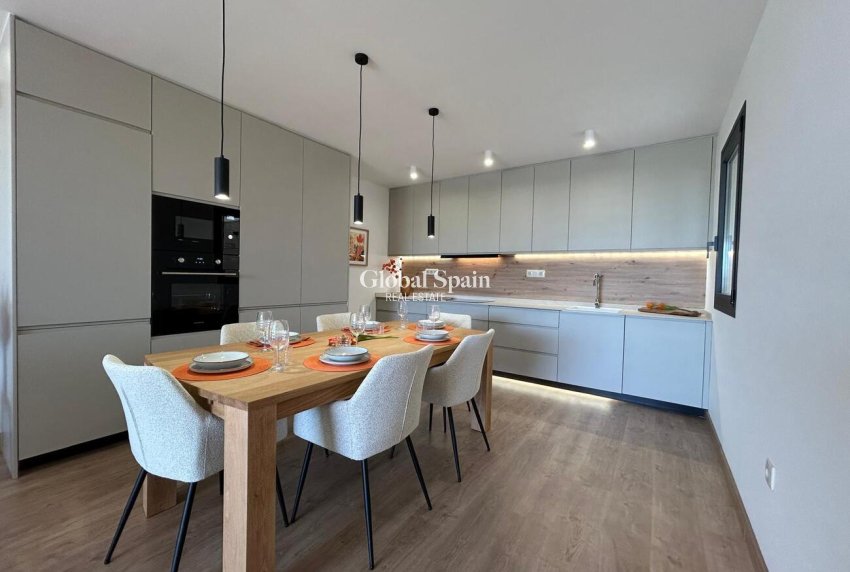 Wederverkoop - HUIS -
DOLORES - Costa Blanca