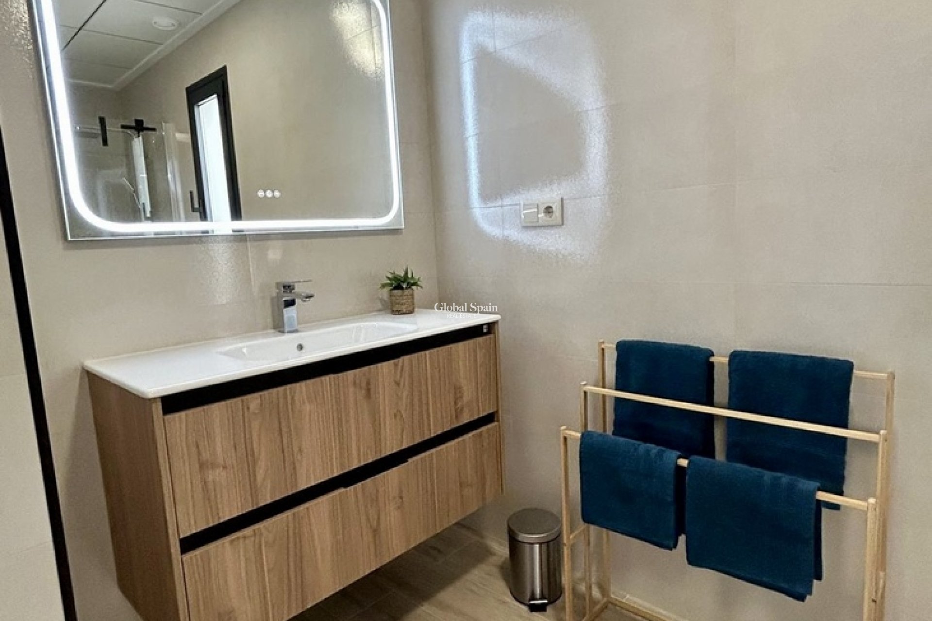 Wederverkoop - HUIS -
DOLORES - Costa Blanca