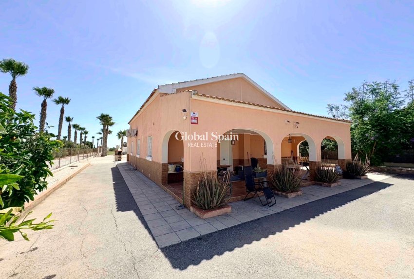 Wederverkoop - HUIS -
DOLORES - Costa Blanca