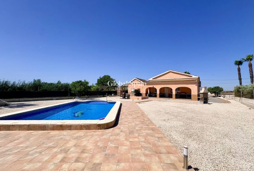 Wederverkoop - HUIS -
DOLORES - Costa Blanca