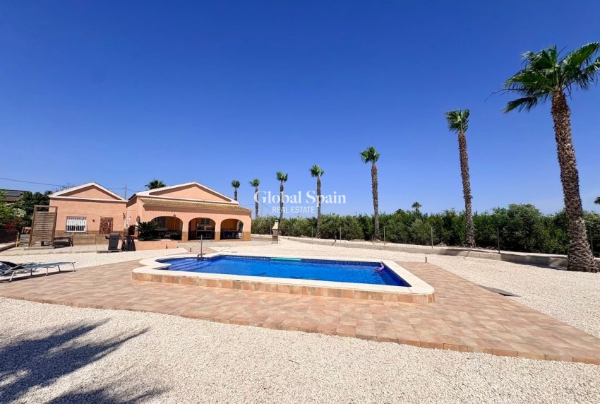 Wederverkoop - HUIS -
DOLORES - Costa Blanca