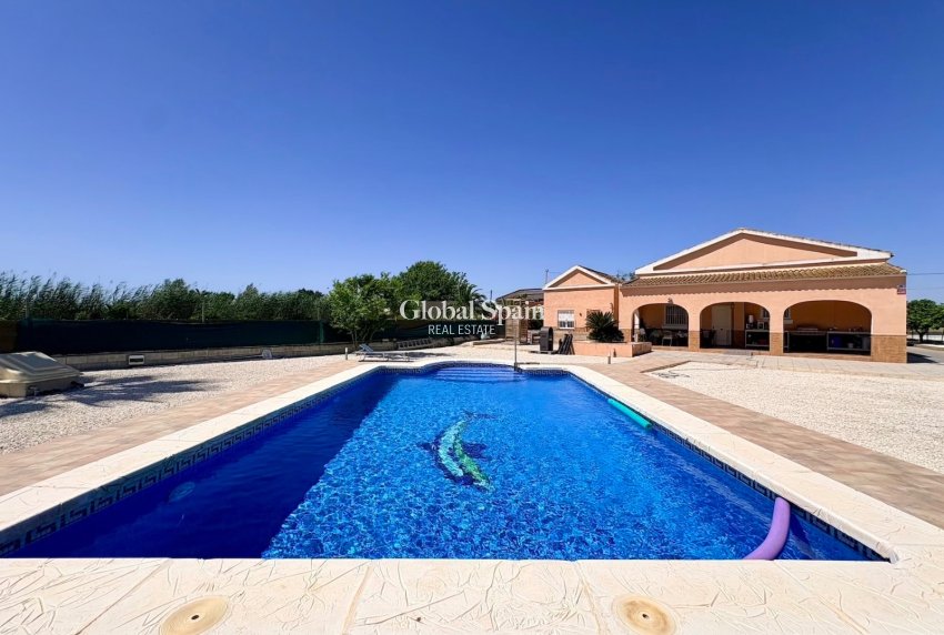 Wederverkoop - HUIS -
DOLORES - Costa Blanca