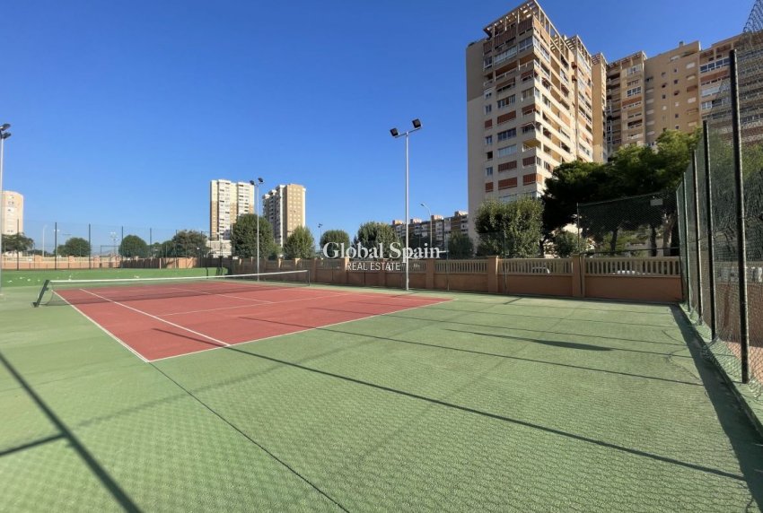 Wederverkoop - HUIS -
EL CAMPELLO - Costa Blanca