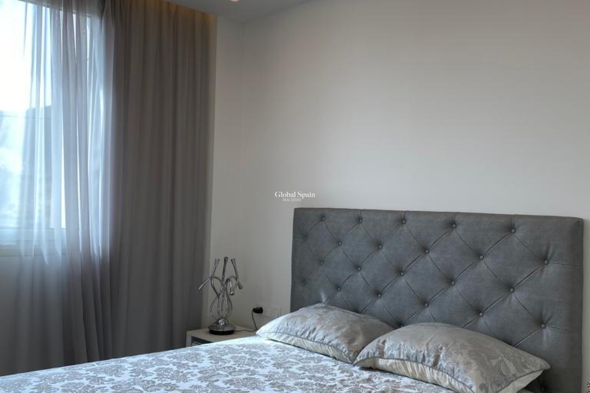 Wederverkoop - HUIS -
EL CAMPELLO - Costa Blanca