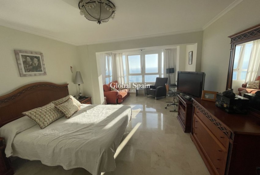 Wederverkoop - HUIS -
EL CAMPELLO - Costa Blanca